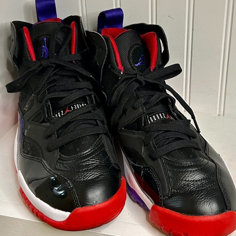 Size 10.5 - Nike Air Jordan Jumpman Two Trey Bred DO-1925-001 RaptorsSize 10.5 -